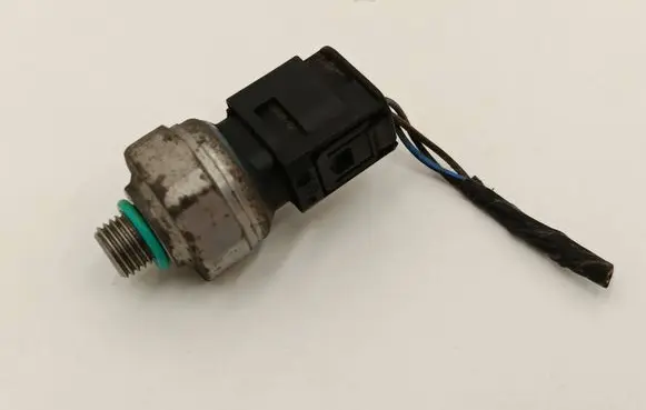 BMW 4 G22 G23 G24 G26 Air conditioning (A/C) pressure sensor 9323658 24055910