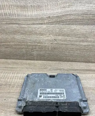Opel Zafira A Engine control unit/module 24417169 0281010268