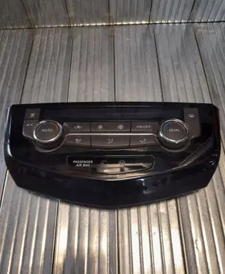 Nissan X-Trail T32 Climate control unit 275004EA0A 3174X887035P