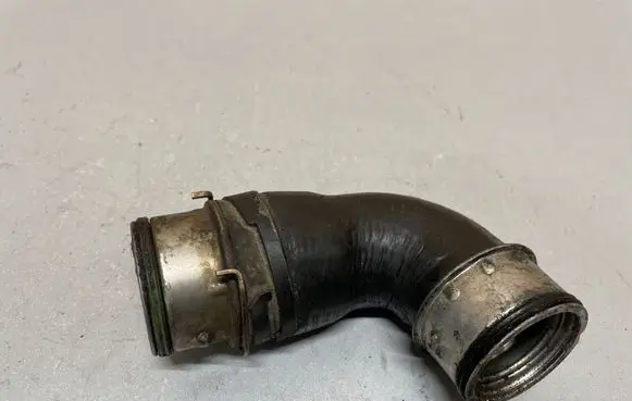 Volkswagen Golf Plus Intercooler hose/pipe 1T0145790B