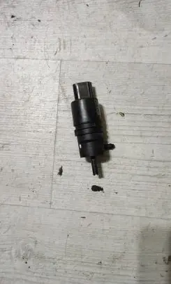 BMW X3 F25 Windscreen/windshield washer pump 7302589 18385611 3437380