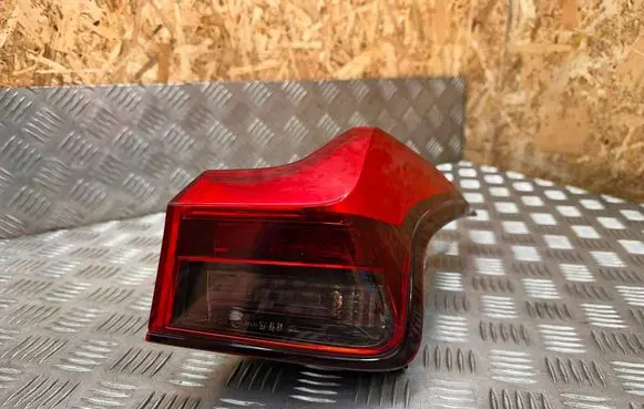 Lexus UX Rear/tail lights