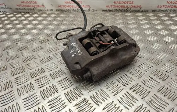 Volkswagen Touareg I Rear brake caliper 