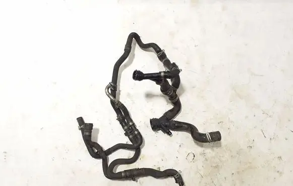 Volvo XC40 Engine coolant pipe/hose 32249609