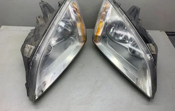 Ford Focus Headlight/headlamp RHT10178 1EL01020102 1EL01020101