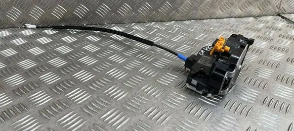 Opel Mokka Front door lock 13579518