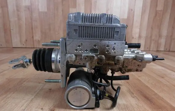 Toyota RAV 4 (XA50) ABS Pump 4721042212