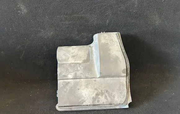 Land Rover Discovery 3 - LR3 Other engine bay part Dwn500032