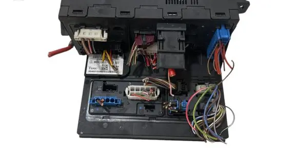 Mercedes-Benz E W211 Fuse module 2115459001