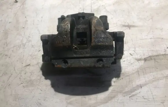 Volvo XC90 Front brake caliper 31381549