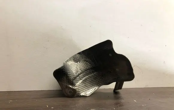 Volvo XC70 Heat shield in engine bay 31293510