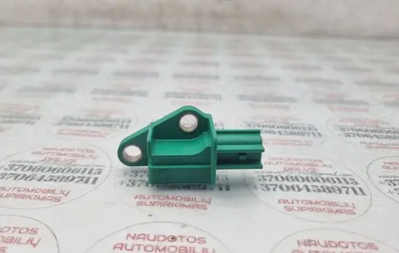 Volkswagen Touran I Airbag deployment crash/impact sensor 5M0909606A