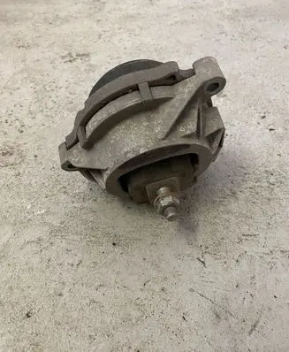 BMW 4 F36 Gran coupe Engine mount bracket 6856405