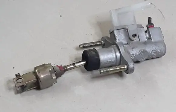 Toyota Corolla Verso E121 Clutch master cylinder