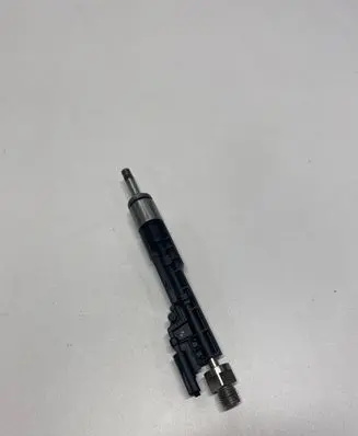 BMW M4 F82 F83 Fuel injector 1604020406 PA6635GF 0261500186
