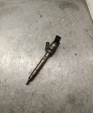 BMW 5 F10 F11 Fuel injector 0445110382