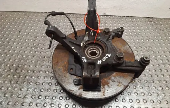 Renault Clio IV Front wheel hub spindle knuckle S25056042 400158668R