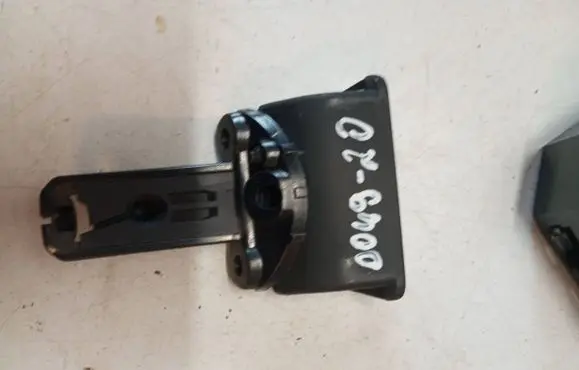Volvo XC90 Hand brake release handle 8683963