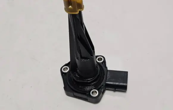 BMW M5 F90 Oil level sensor 7638343 6PR01049708