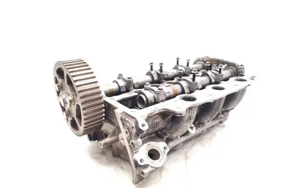 Land Rover Discovery 3 - LR3 Engine head 4R8Q6090AG