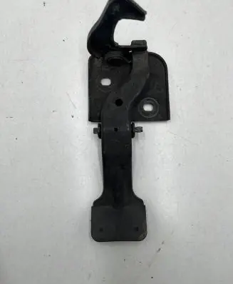 Engine bonnet (hood) release handle