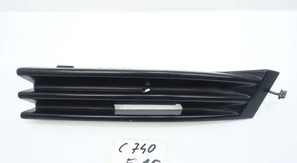 Mercedes-Benz C W202 Front bumper lower grill 2028850126