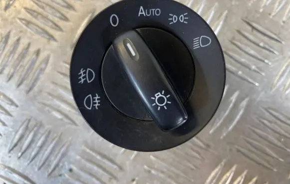 Volkswagen Caddy Light switch 1K0941431AS