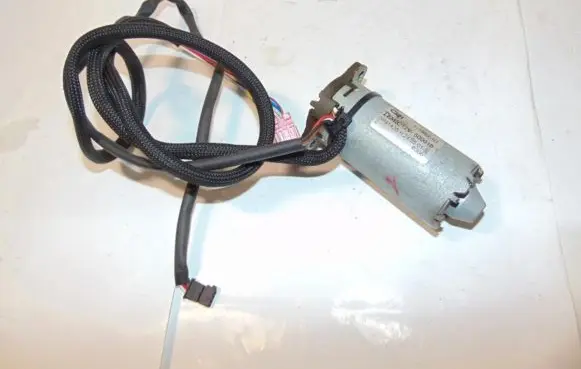 Mercedes-Benz S W220 Seat adjustment motor A2208202842 2208202842 GP41A35