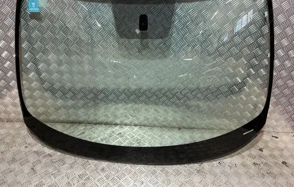 Nissan Juke I F15 Front windscreen/windshield window PU18354