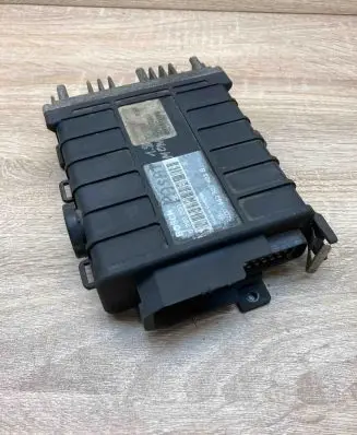 Volkswagen PASSAT B3 Engine control unit/module ECU 443907403G 0280000739