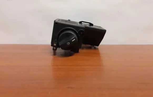 Mercedes-Benz E W210 Light switch 2105451404