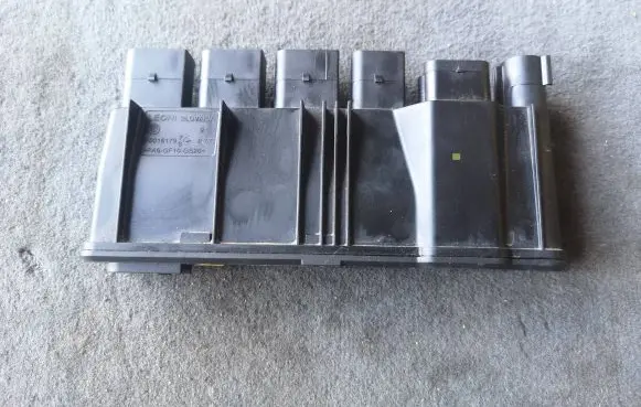 BMW 5 G30 G31 G38 Power management control unit 8638551