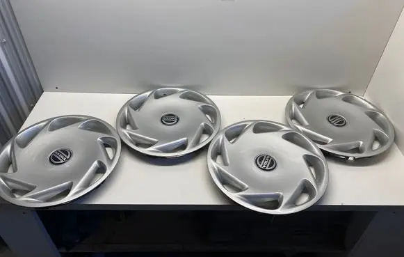 Volvo V70 R20 wheel hub/cap/trim 68197071125