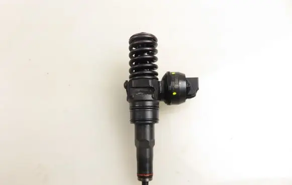 Skoda Octavia Mk1 (1U) Fuel injector 0414720037 038130073AJ