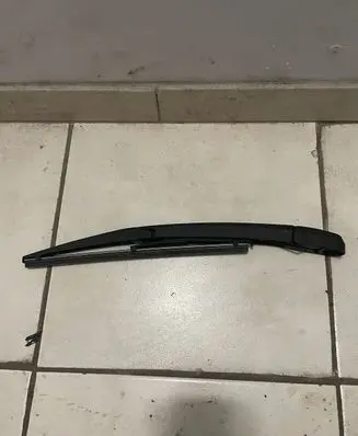 KIA Sorento Rear wiper blade arm 988152P000