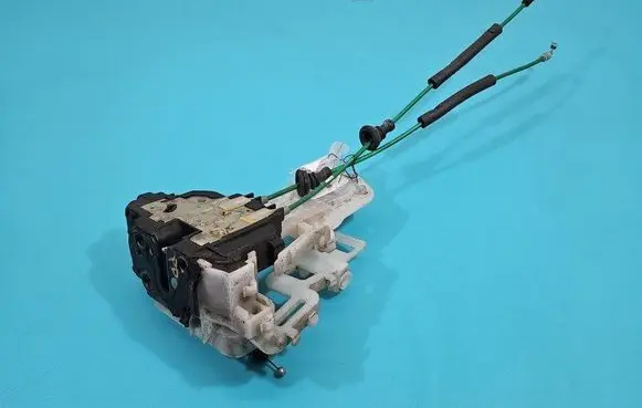 Hyundai i30 Front door lock IMPRK1510364