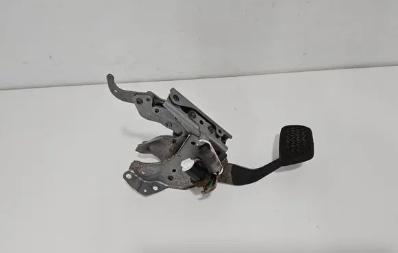 Toyota Sienna XL40 IV Brake pedal 8951047030 4711008070