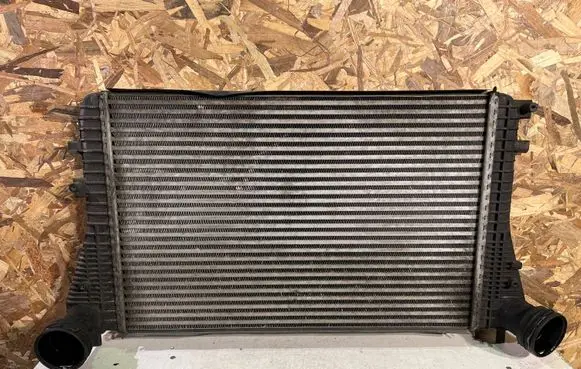 Volkswagen PASSAT B6 Intercooler air channel guide 3C0145805F