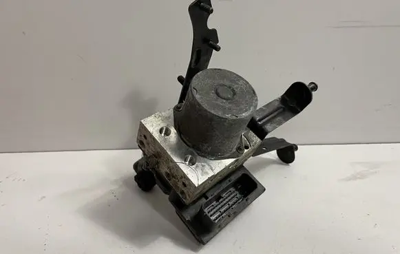 BMW 5 E60 E61 ABS Pump 6777797 6777799