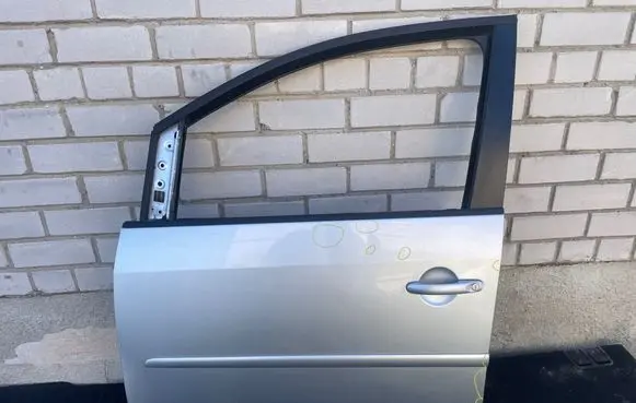 Volkswagen Touran II Front door 