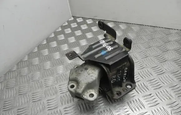 Citroen Berlingo Engine mount bracket 96820267806 VD16406