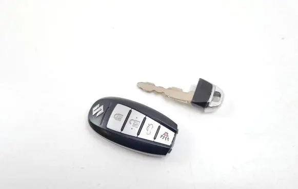 Suzuki Kizashi Ignition key/card TS009