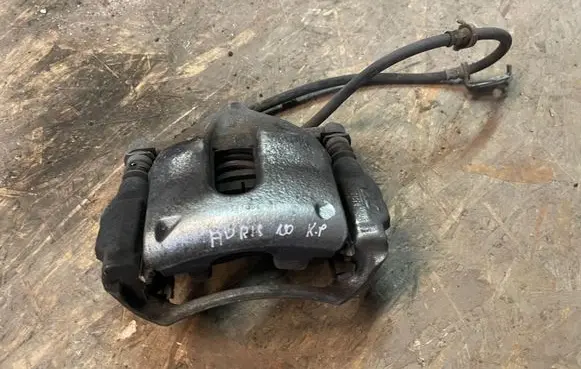 Toyota Auris 150 Front brake caliper