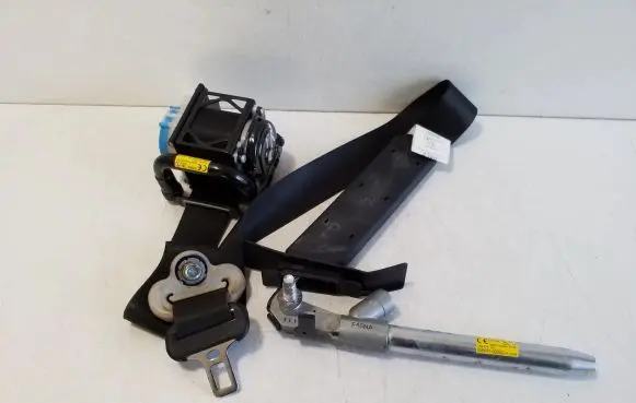 Nissan X-Trail T32 Front seatbelt TKKAH2EG671 E40643390