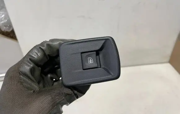 Dacia Lodgy Rear door window winding handle 