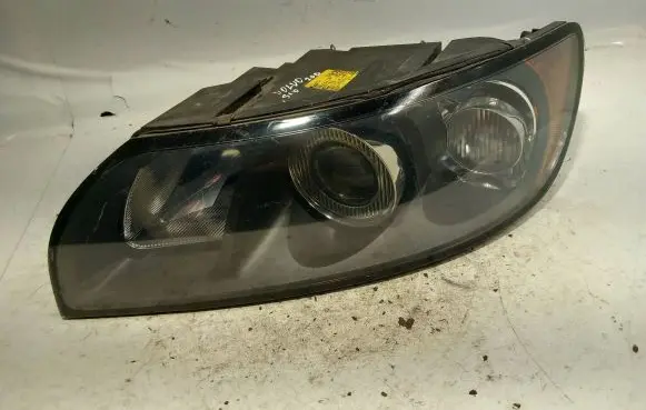 Volvo S40 Headlight/headlamp 30698879 0301198601