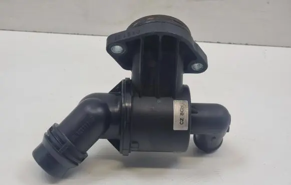 Thermostat/thermostat housing