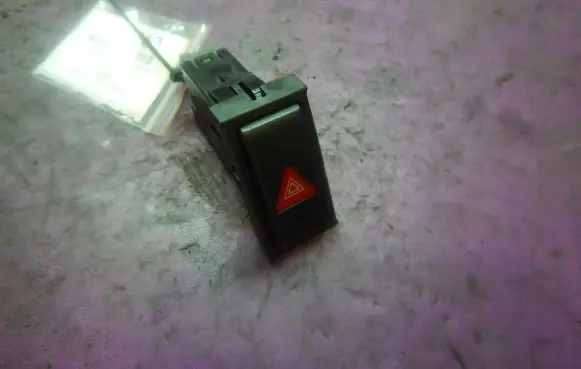 Suzuki Liana Hazard light switch