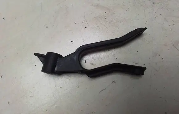 Opel Astra H Radiator mount bracket 13162131 G43300890