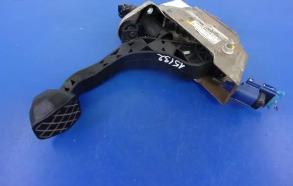 Skoda Fabia Mk2 (5J) Accelerator throttle pedal 6Q1721059AH